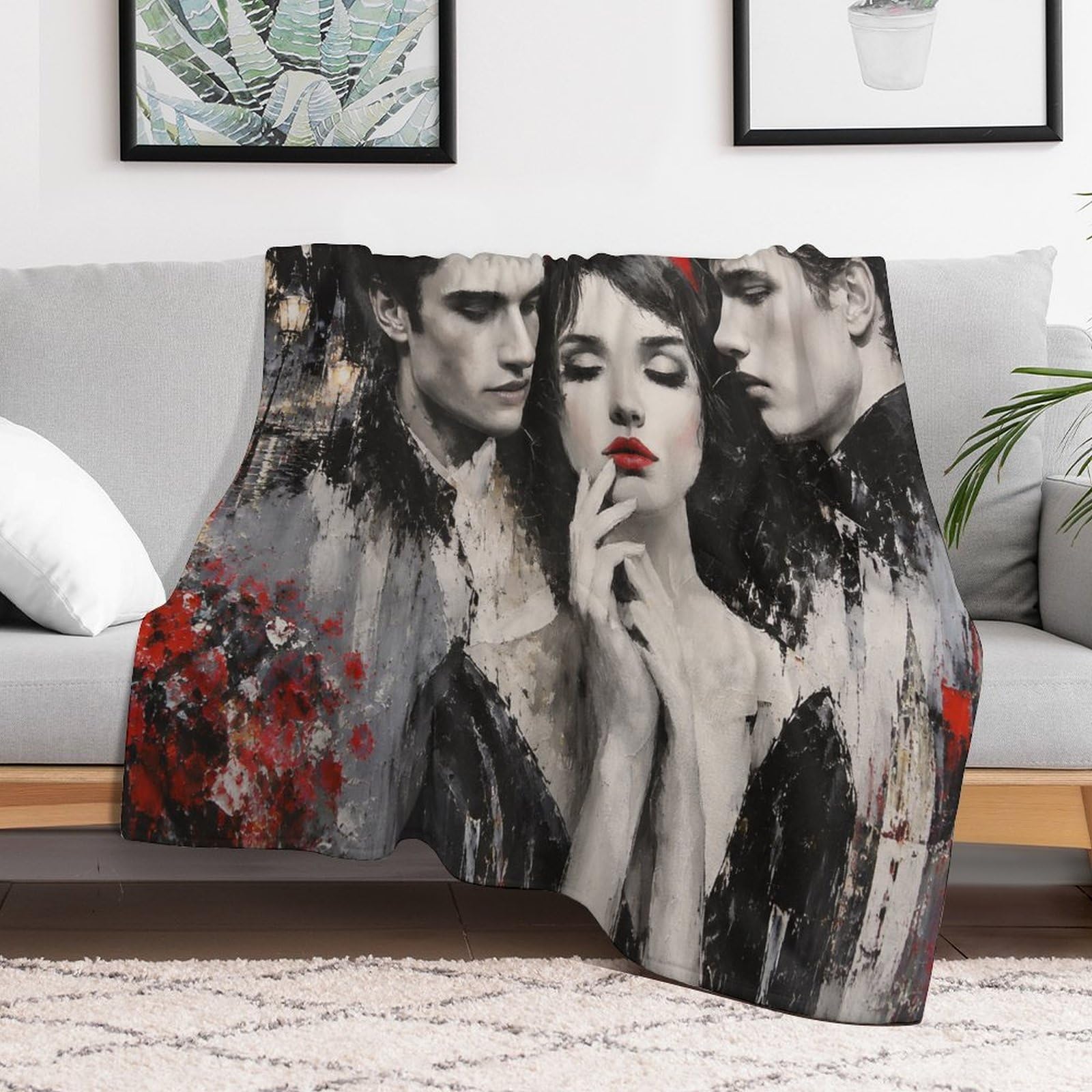 Dramatic Portrait of a Woman with Two Men Kuscheldecke für Zuhause