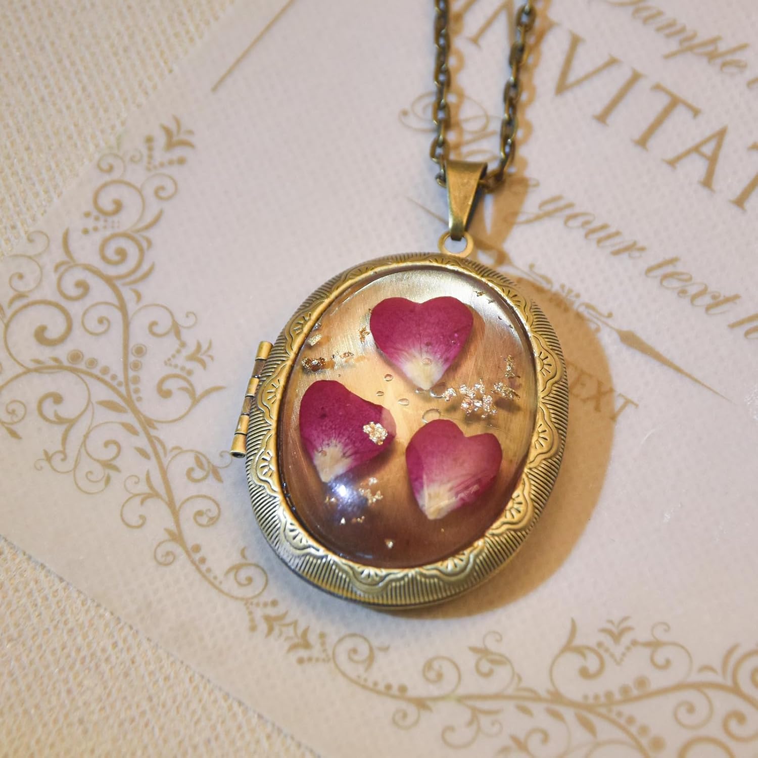 Pressed Flower Necklace,Handmade Oval Shaped Photo Locket Necklace,Birth Flower Necklace for Women,Personalized Vintage Picture Locket Necklace - Image 2