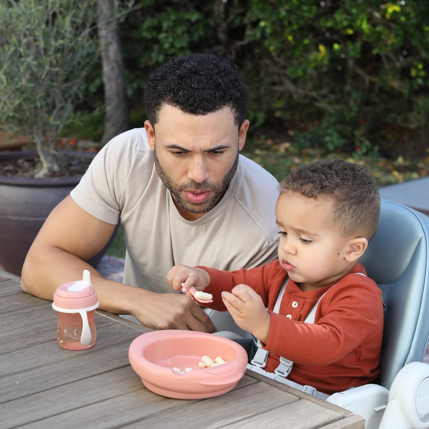 Chicco Set Pappa Completo 6 Mesi+, Tazza Training Cup, Primo Cucchiaio e Piatto Pappa Calda, Kit Svezzamento Antiscivolo, 0% BPA, Rosa, Idea Regalo Bimba