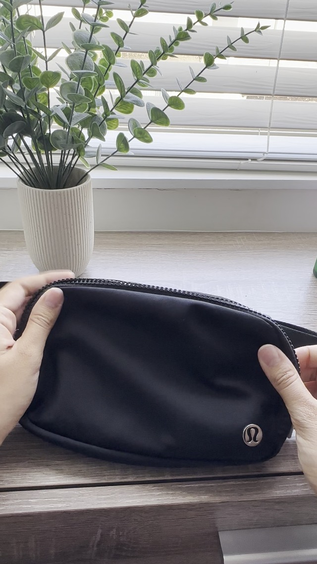 Watch Lululemon Black Belt Bag Review