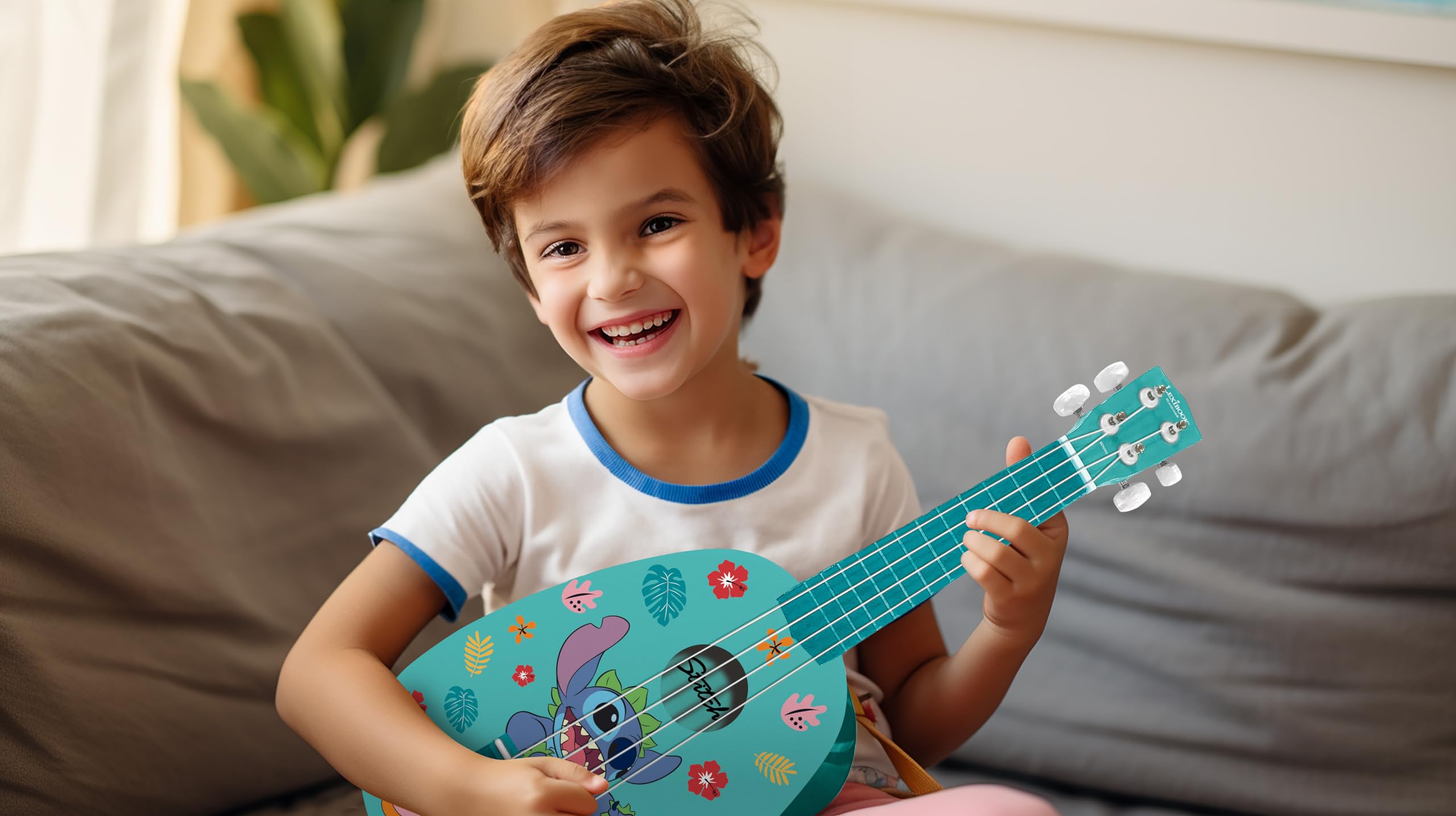 Lexibook, Disney Stitch, Il mio primo ukulele di legno, 4 corde di nylon, 53 cm, guida inclusa, Blu, K230D