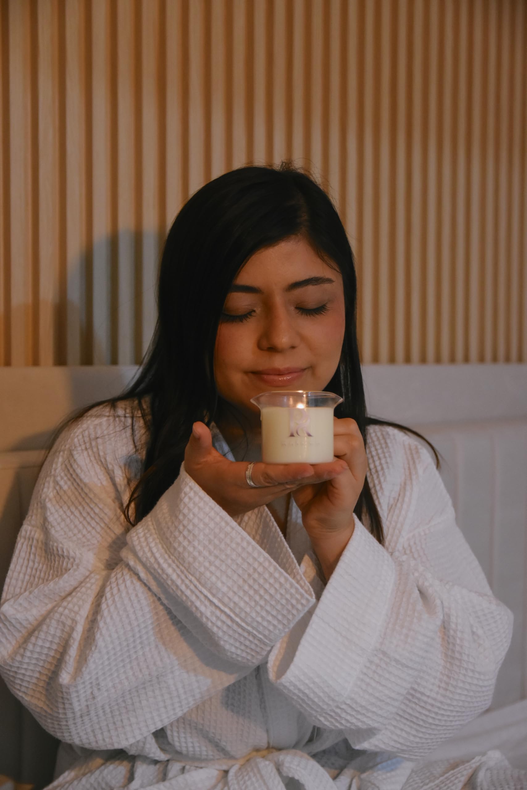 Olio da massaggio per il corpo, olio caldo per il corpo, cera di soia sicura per la pelle, aromaterapia (bergamotto, vaniglia e sandalo), 100 g RAÍCES