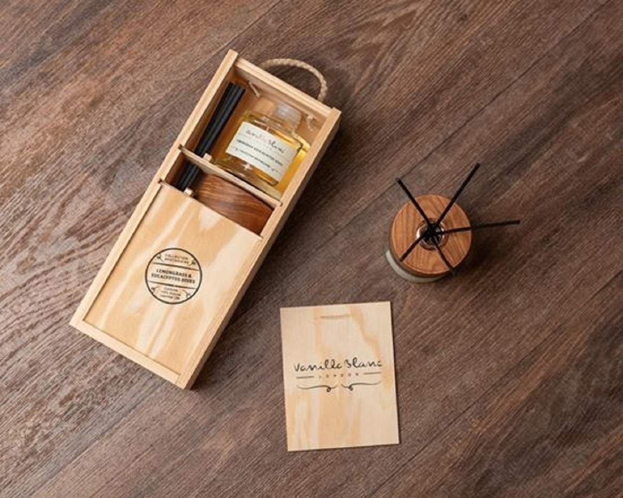 Diffuseur de roseaux naturel emballé dans une boîte-cadeau en bois fabriquée à la main - Grosso Lavender & Wild Vetivert