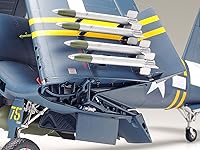 Vista 4 de TAMIYA 60327 1/32 Vought F4U-1D Corsair Plastic Model Airplane Kit for 168 months to 1200 months