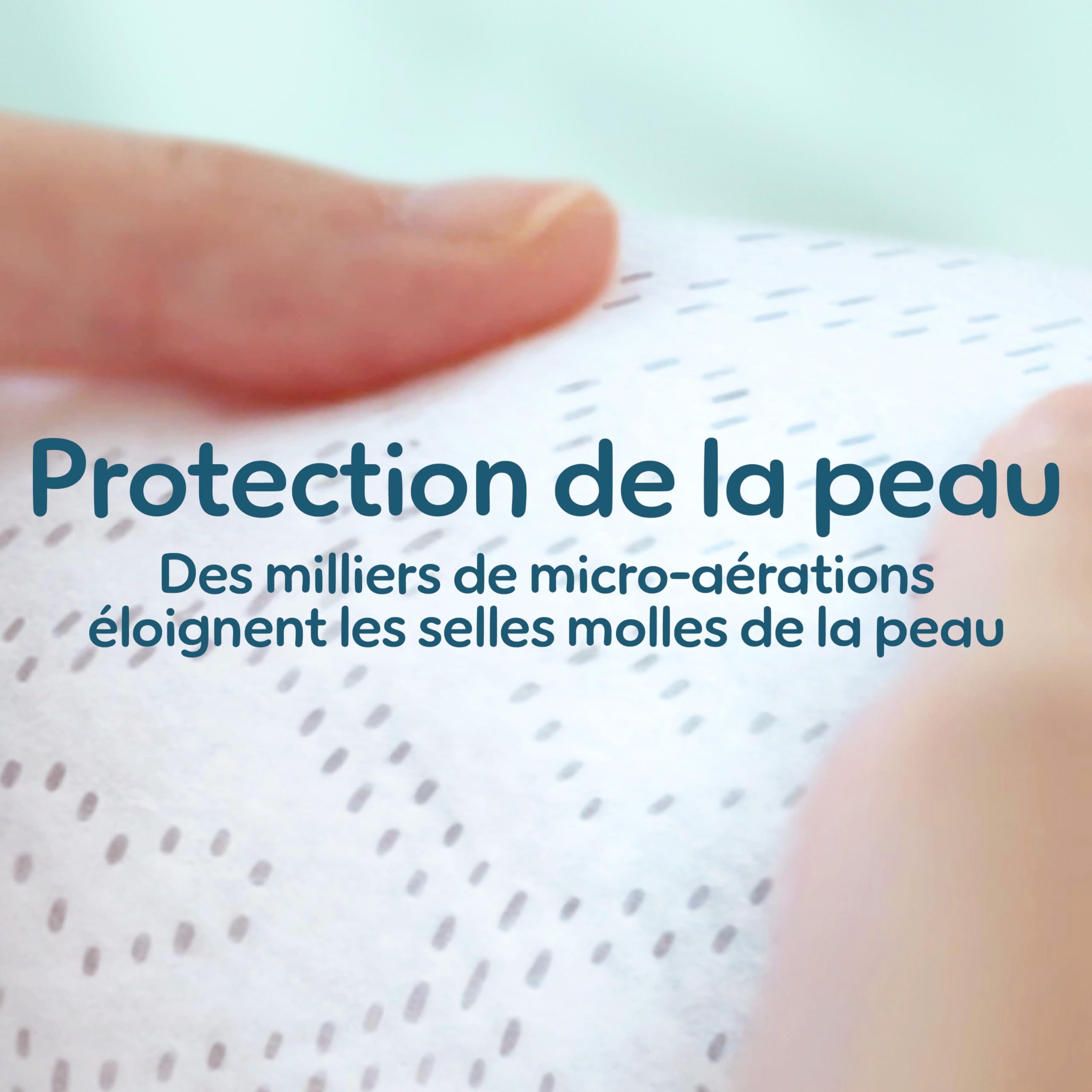 Pampers Premium Protection Taille 1, x112 Couches, 2kg-5kg, Double Protection pour la peau et contre les fuites + 10 Lingettes Harmonie Aqua Gratuites