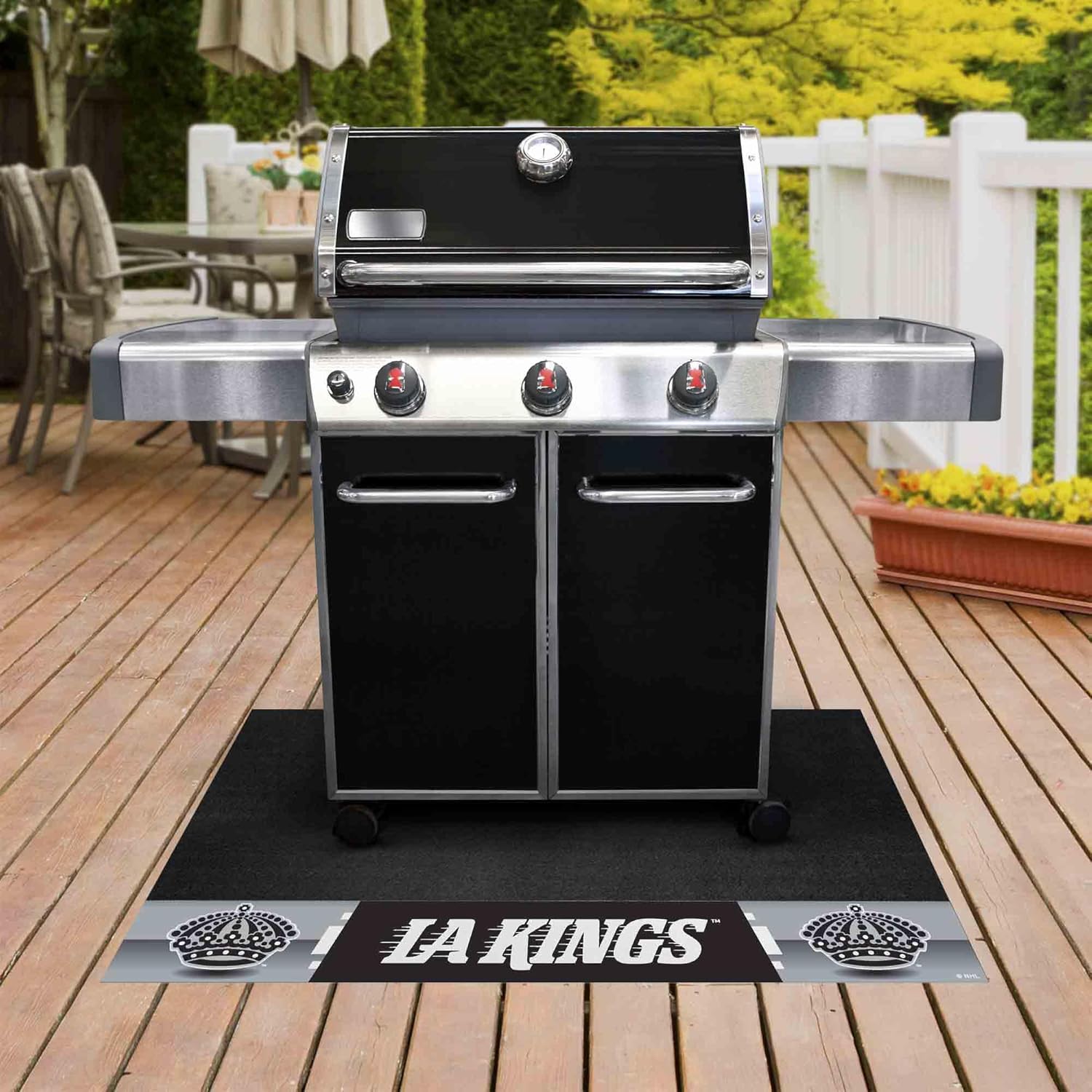 FANMATS - 14237 Fanmats NHL Los Angeles Kings Grill Mat, Small 26" x 42"