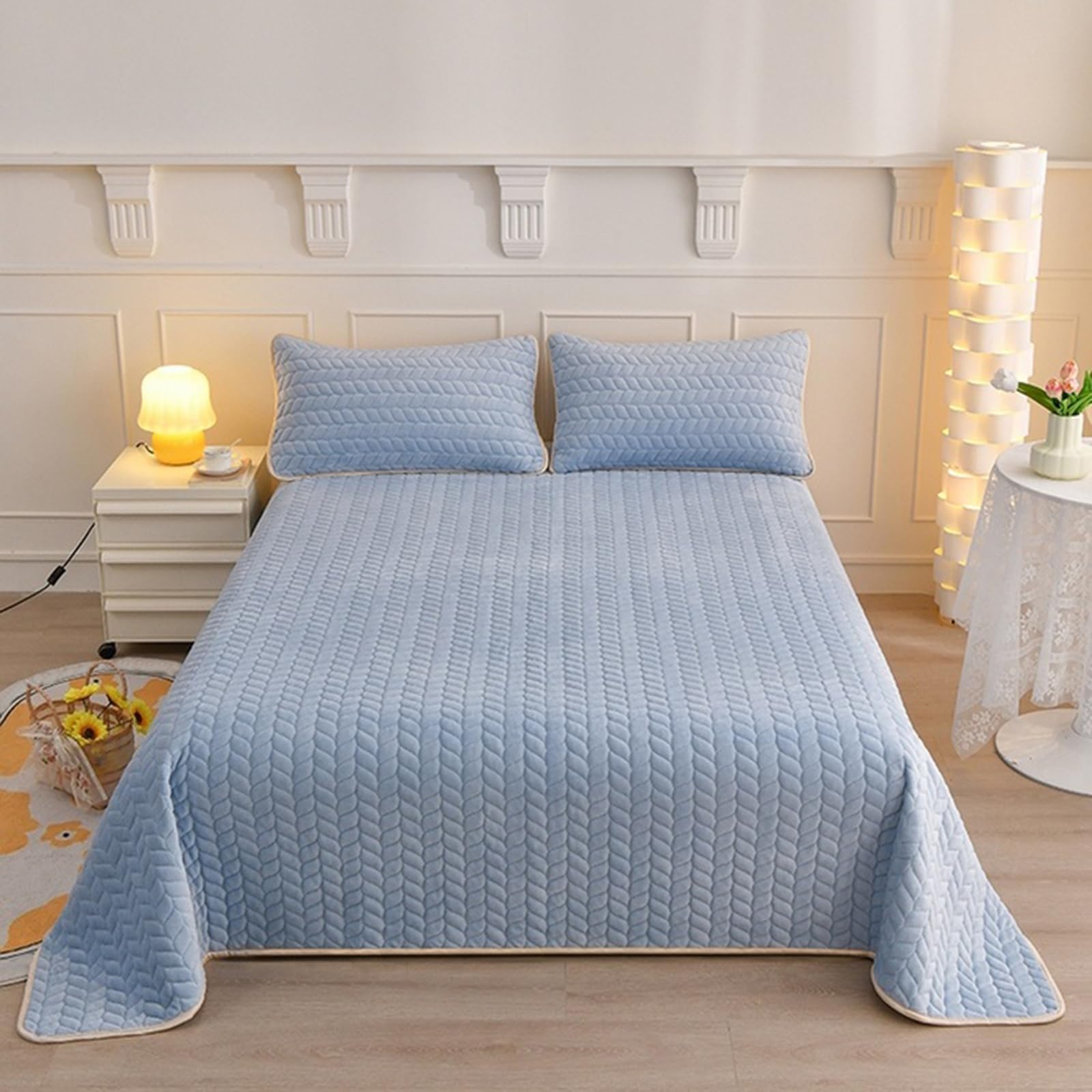 Tagesdecke 200 x 230 cm Plüsch Flanell Bettüberwurf Sofa hellblau