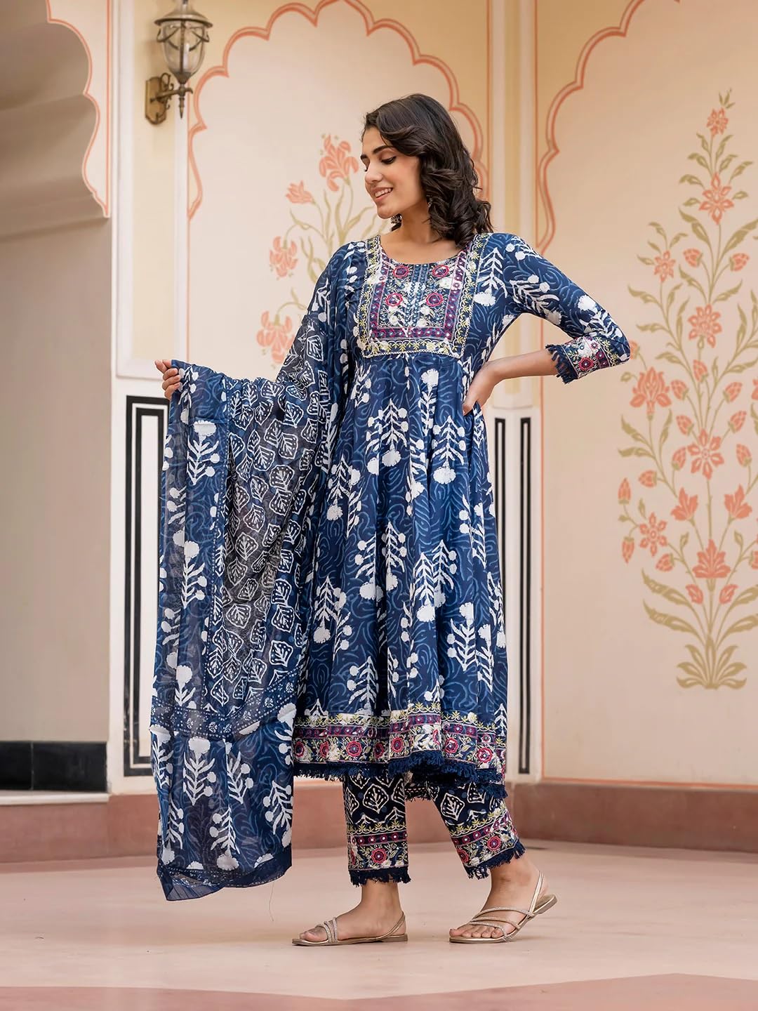 INDACORIFY Indisches Kurti aus bedruckter Baumwolle, schönes Kleid mit Blumendruck und Dupatta-Hose für Damen in Übergröße, Anarkali-Anzug