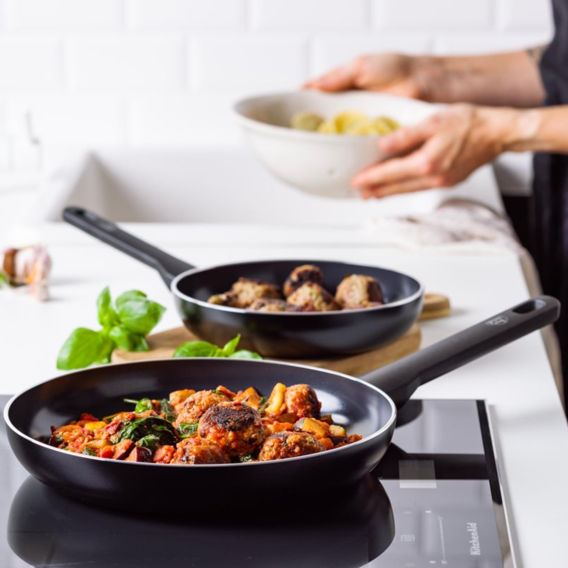 GreenChef Tones Batterie de cuisine 7 pièces en céramique avec revêtement antiadhésif, poêles, casseroles, sauteuse, protection de poêle, induction, sans PFAS, passe au lave-vaisselle, au four, noir