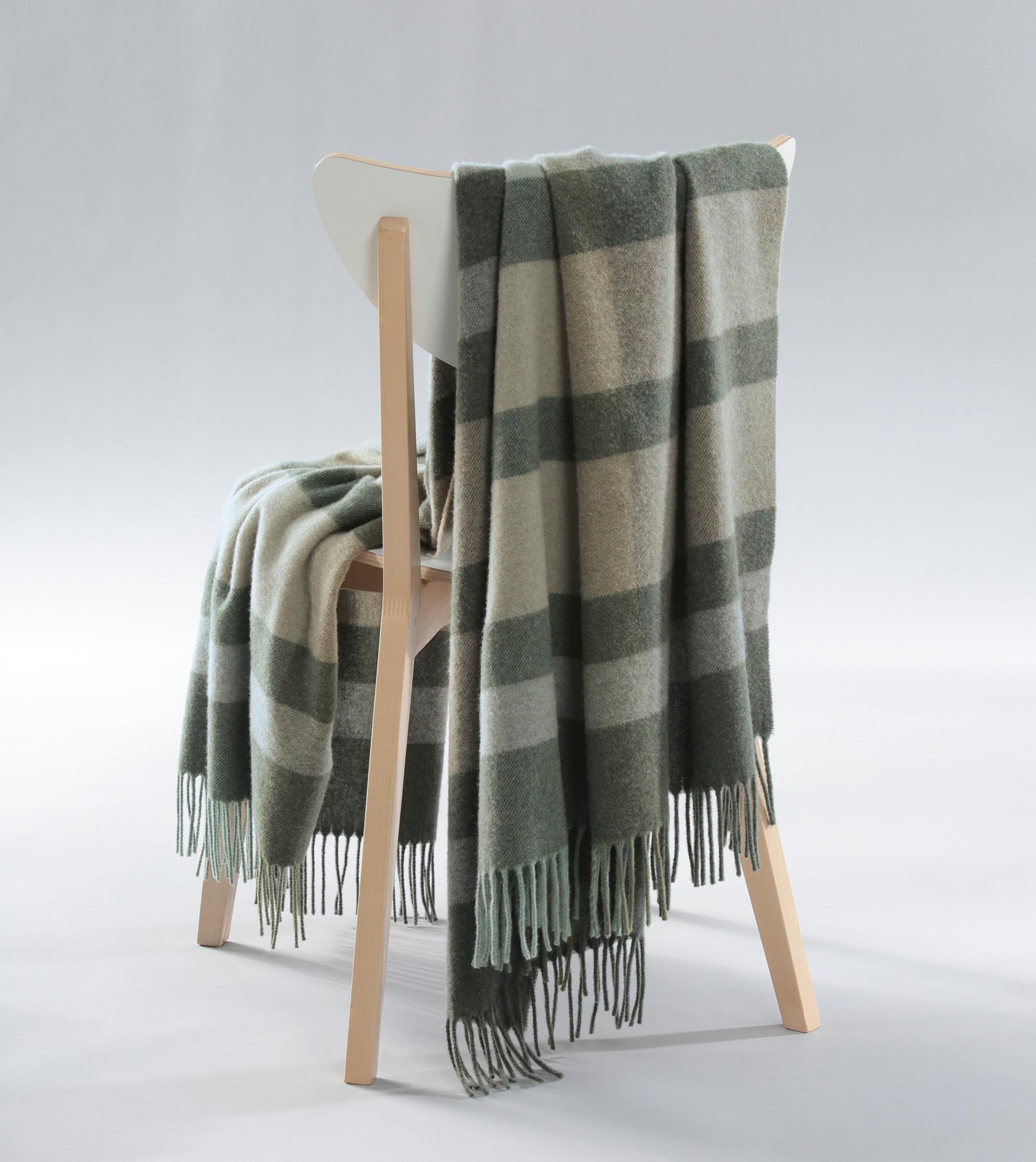 biederlack Plaid mit Fransen Charming Farbe Moss Größe 150 x 200