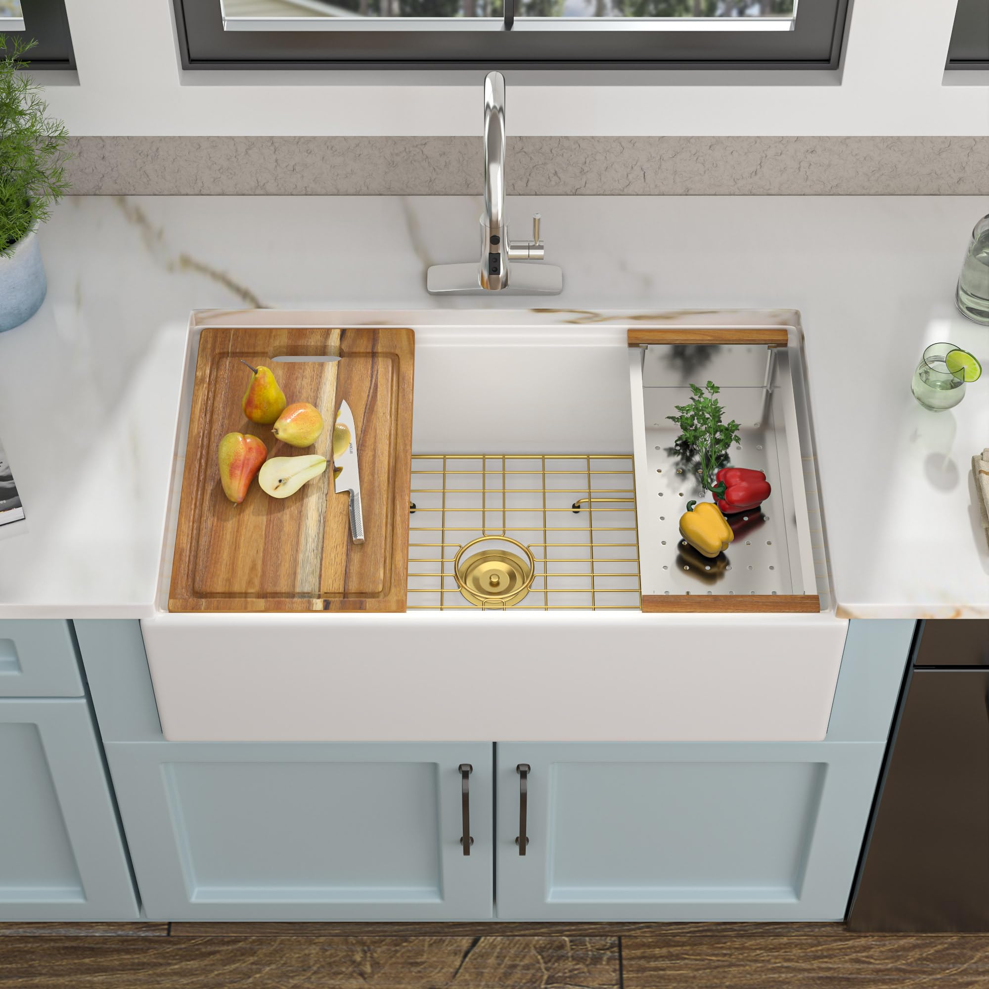 Fulorni 33 Workstation Farmhouse Sink