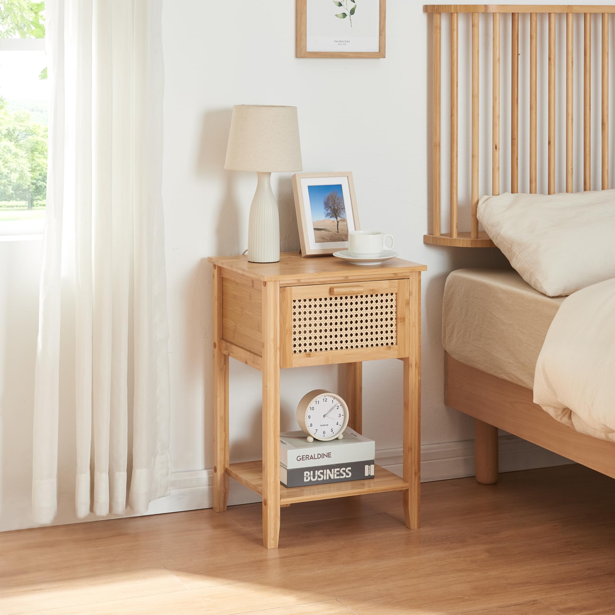COSTWAY Comodino in Bambù e Rattan, Tavolino da Salotto Boho con Cassetto e Gambe in Legno Massello, Comodino Tavolino in Bambù per Camera da Letto, Soggiorno, 43 x 35 x 50 cm (2