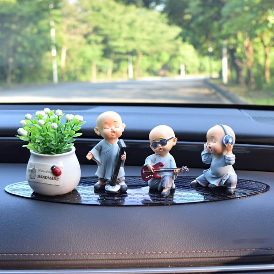 Amazon.co.jp: [dhiuebc] 車内インテリア リアル 縁起物 置物 僧侶の