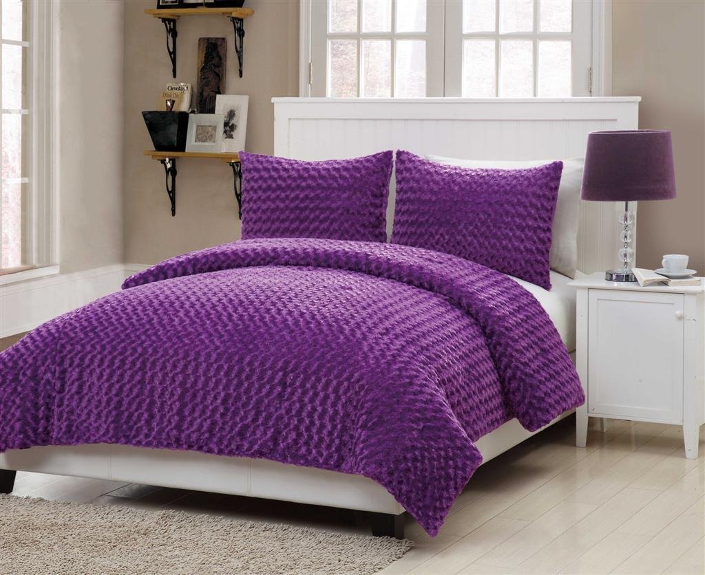 VCNY Home Full Comforter Set : Vibrant Faux Fur Design, All Season Luxurious Microfiber in Purple ; 3 pc Set Includes Reversible Comforter, 2 Pillow Shams
