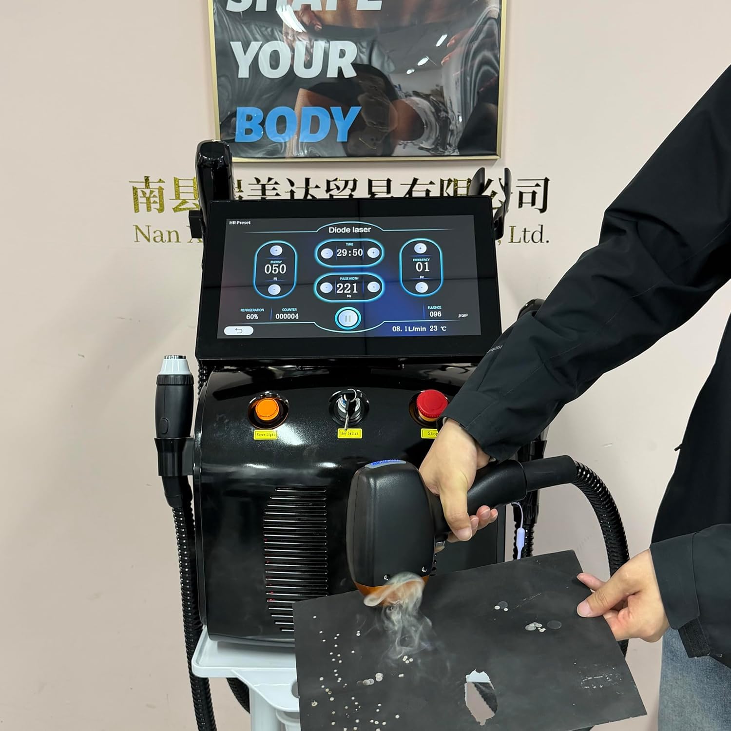 Dispositivo multifunzione 4 in 1 ad alta potenza per epilazione laser, rimozione dei peli e rimozione tatuaggi con laser a picosecondi, adatto per uso domestico/salone (nero).