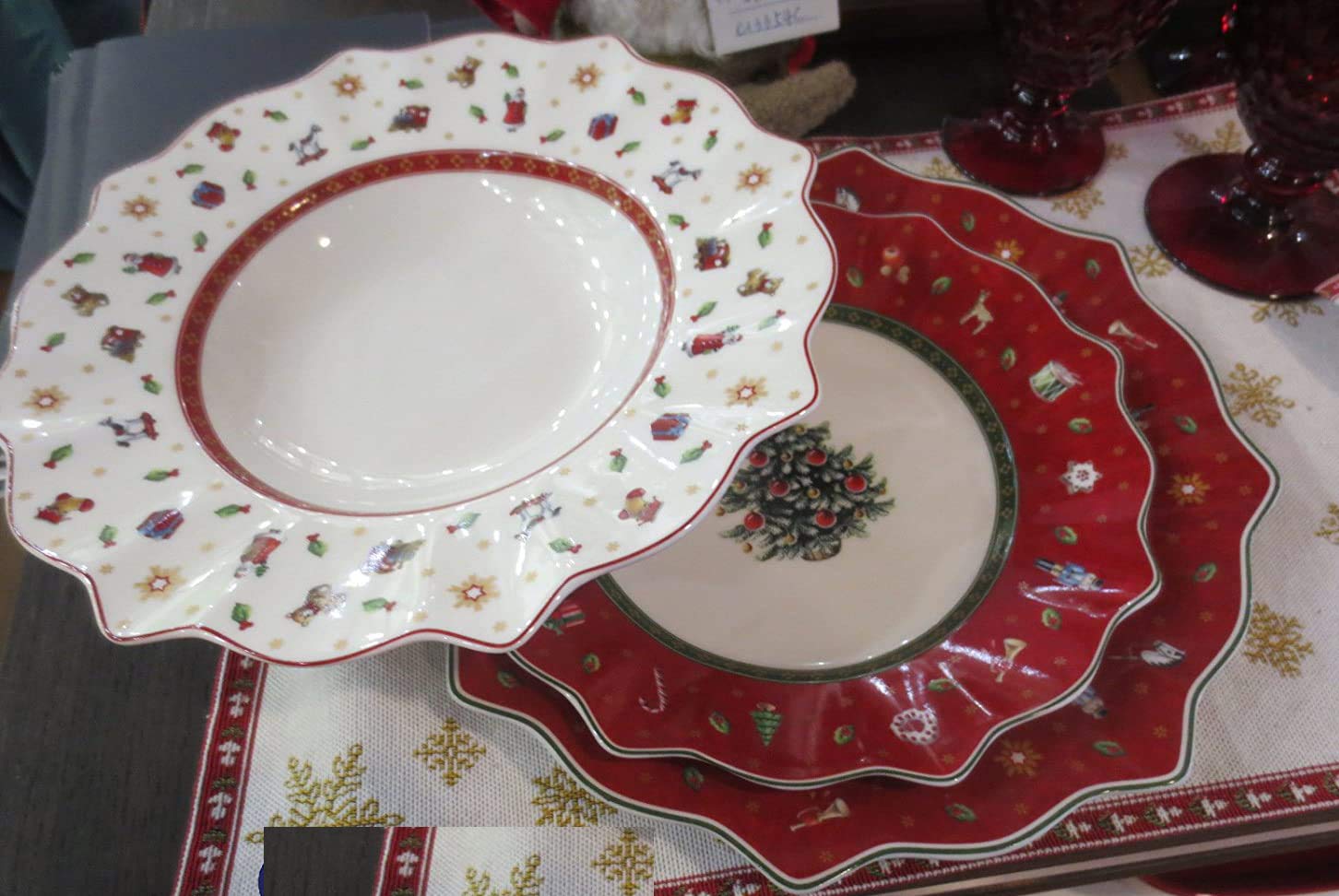 VILLEROY BOCH Set 24 PCS TOY'S Delight Dishes (RED :4 Dinner Plates 29cm -4 DEEP Plates- 4 Desert Plates + White : 4 Dinner Plates-4 DEEP Plates -4 Dessert Plates