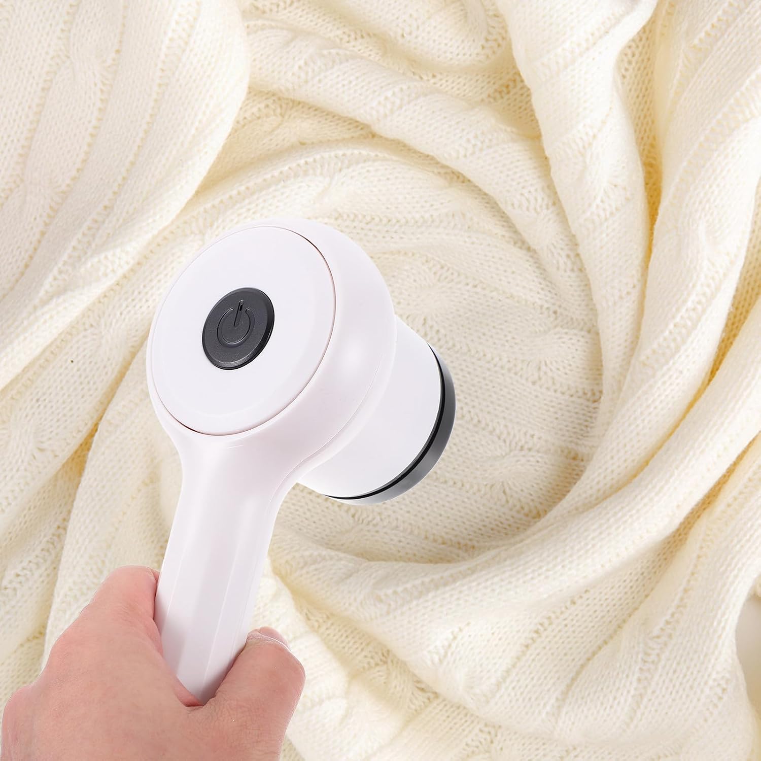 White Portable Electric Clothes Ball Trimmer with USB Plug image 4