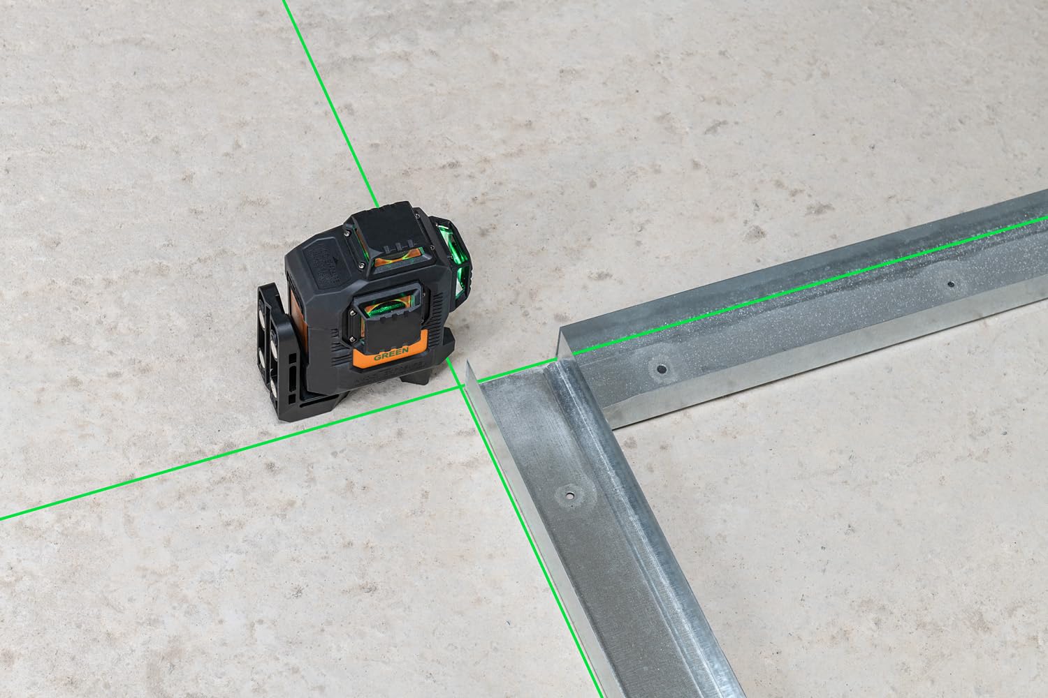 FLG 534640 Lot de 6 lasers laser multi-lignes 360° Vert dans une boîte à outils compacte avec de nombreux accessoires pour vos travaux d'aménagement intérieur