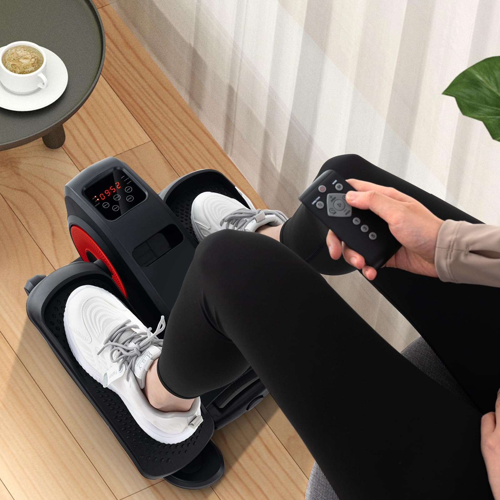 KOMFOTTEU Ellipsentrainer mit Fernbedienung, Elektrisches Ellipsengerät mit Display/ 5 Geschwindigkeiten/automatische Modi, Elliptical Corsstrainer, Leise & Tragbar Stepper Untertisch