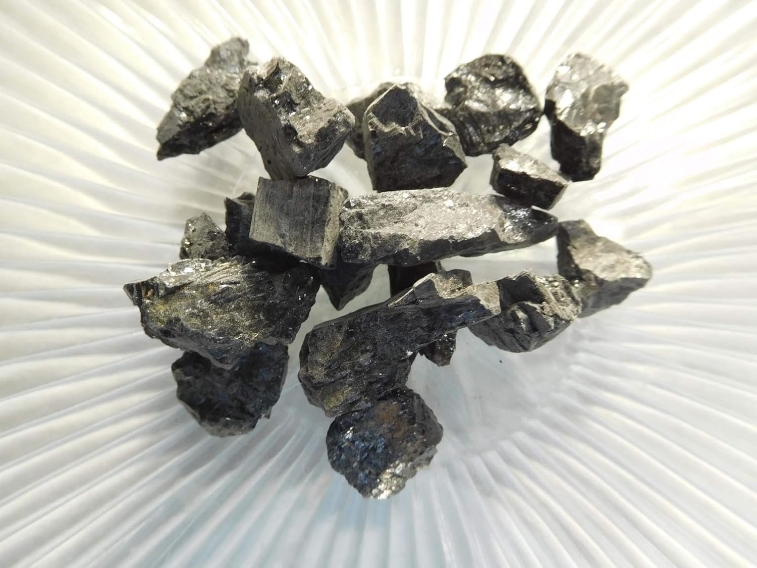 Black Tourmaline - Large Under 1" no Powder - 100% Black Tourmaline Life+Love! Grounding Protection Healing! lu1(9 Ounces) : Beauty & Personal Care