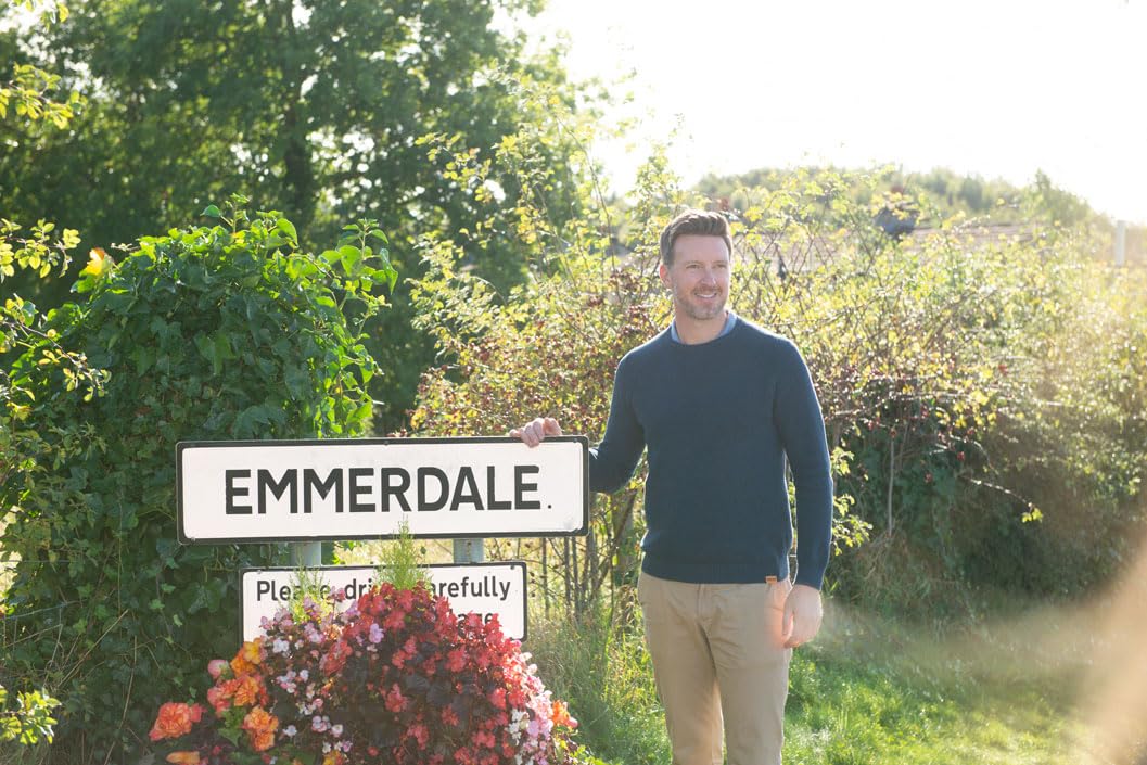 Buyagift Emmerdale Village Tour for Two - Explore the Famous Leeds TV Set