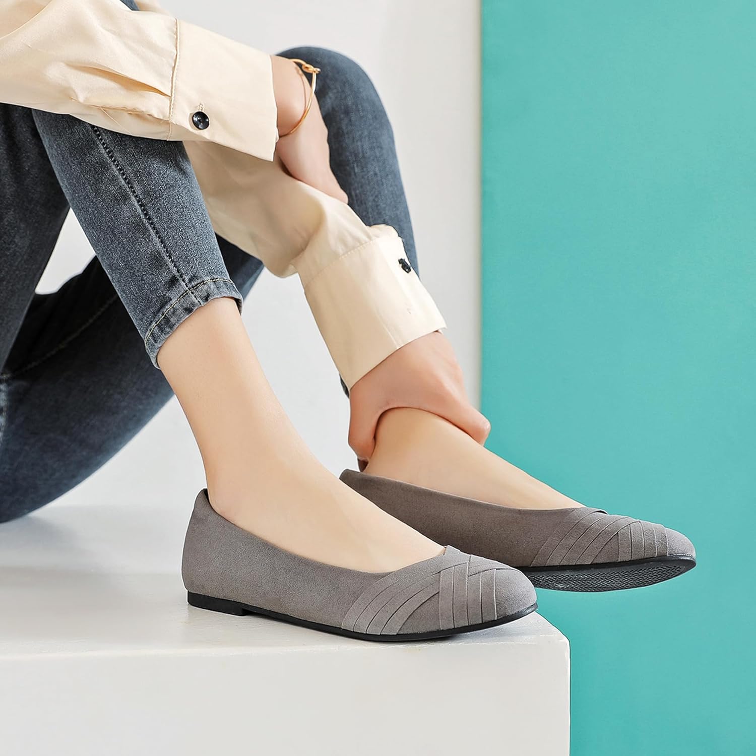 Ataiwee Women's Wide Width Flats Shoes - Casual Comfortable Round Toe Plus Size Ballet Shoes. - Image 2