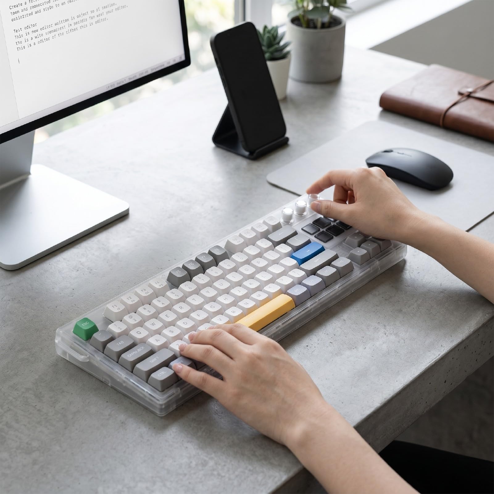 PUSOKEI Tastiera Macro Programmabile Cablata con Schermo e Manopola, Montaggio con Guarnizione Sostituibile a Caldo, Layout 80%, Tastiera da Gioco Meccanica USB per PC Portatile