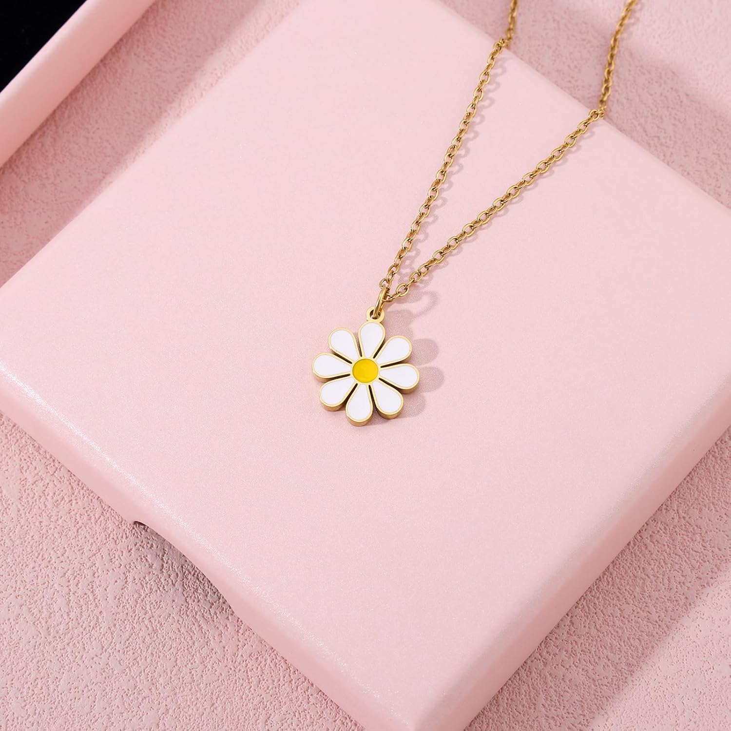 Daisy Necklace for Women, Daisy Flower Pendant Necklace Boho Sunflower Chain Choker Birthday Lover Gifts Cheer Up Gift for Her - Image 5