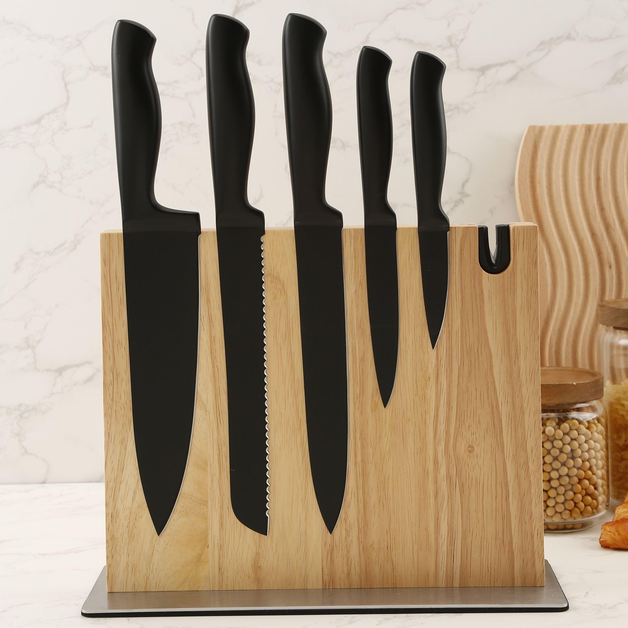 Porte Couteaux Magnétique Cuisine XL avec Aiguiseur Support Magnétique Couteaux Cuisine fabriqué en Bois Massif Bloc Couteaux Magnétique Rangement Couteaux Cuisine Robuste et Élégant (Chêne)