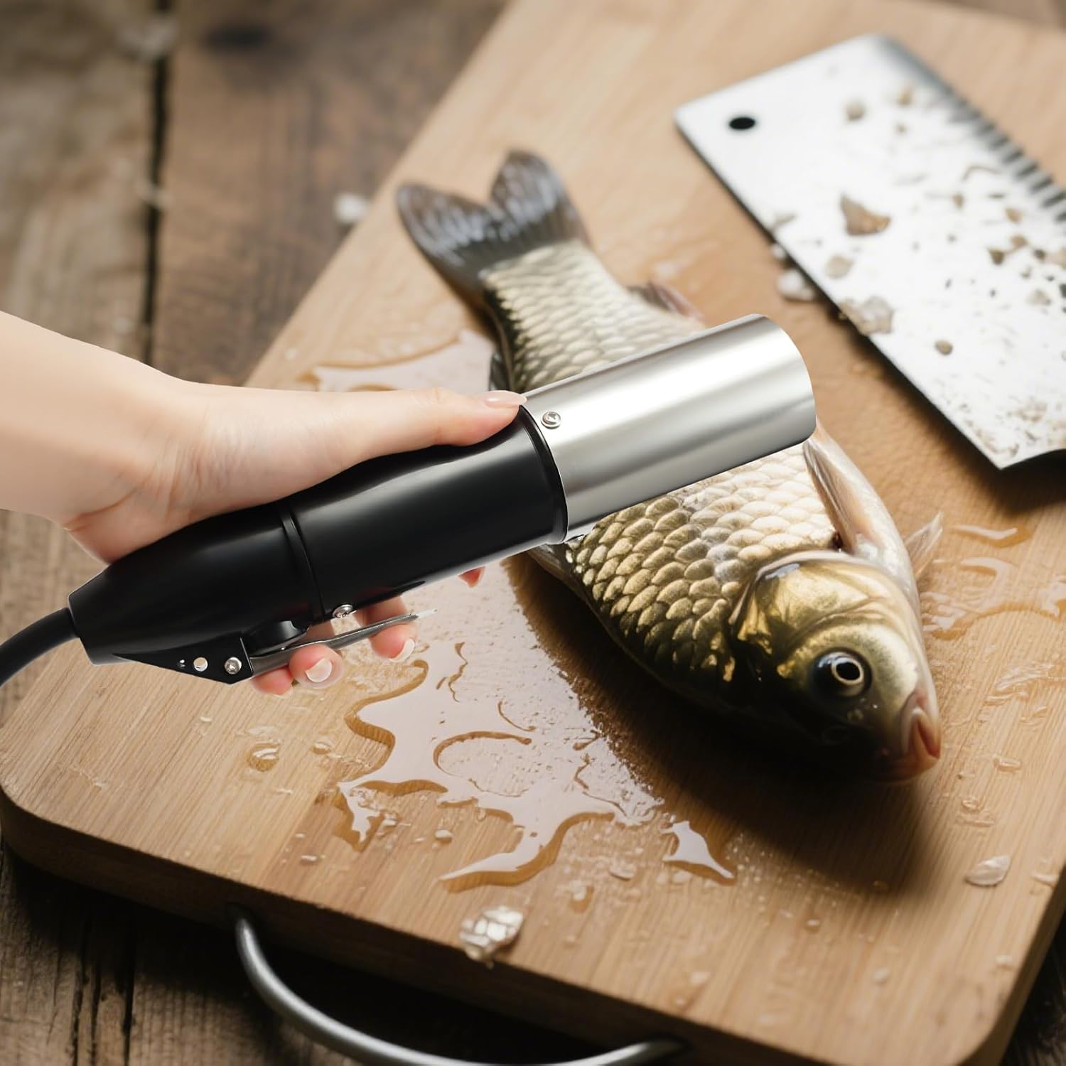 Electric Fish Scaler, with 6-Sided Stainless Steel Roller Blades, 5500-7000 RPM Fully Automatic Fish Scaling Machine