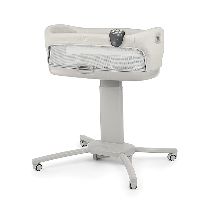 Amazon.com: Chicco Close to You 3-in-1 Bedside Bassinet, Portable Newborn Bassinet with Wheels, Adjustable-Height Changing Table | Heather Grey/Grey