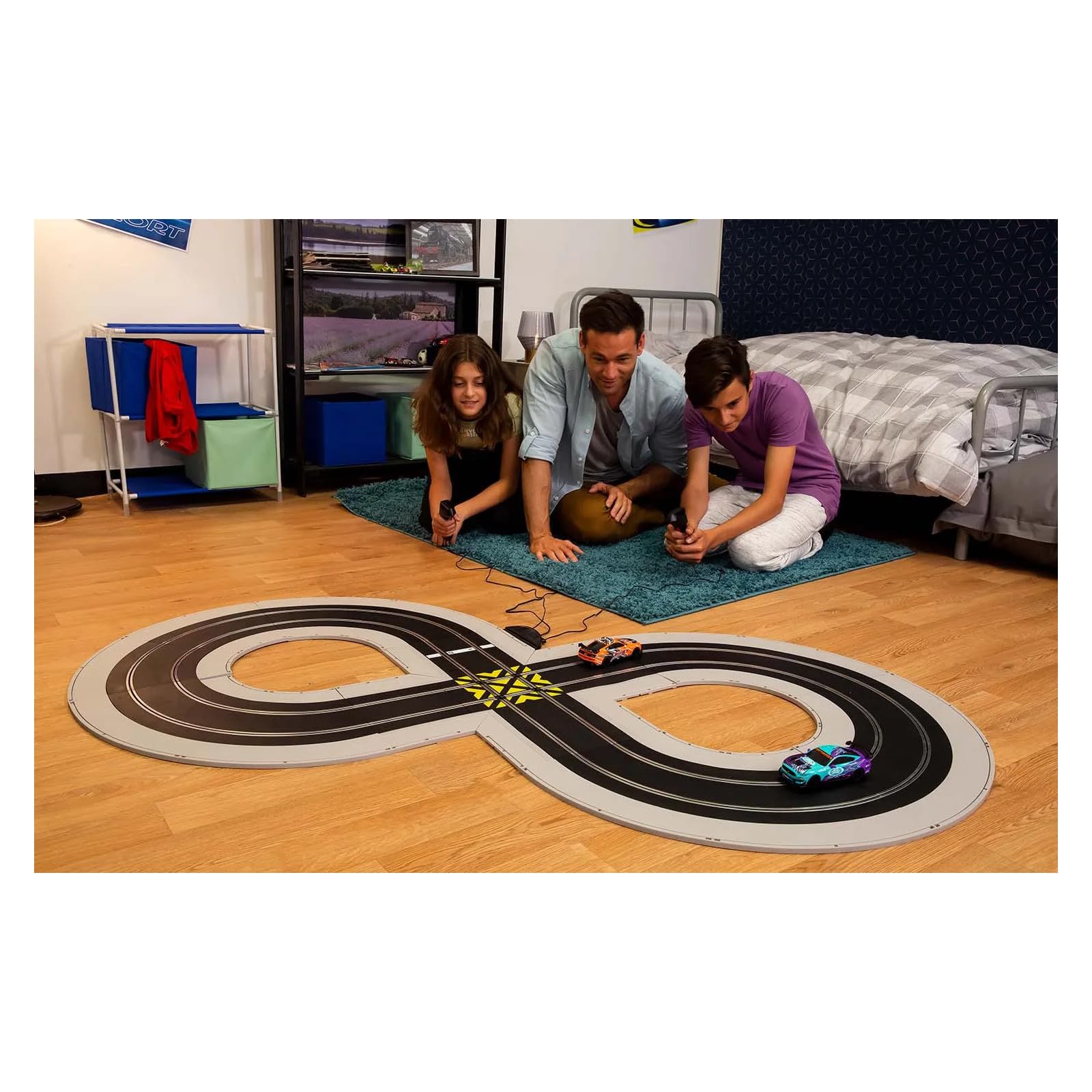 Scalextric Set di piste da corsa per bambini, Drift 360 Cars Speed Track, piste elettriche per ragazzi e ragazze 5+, piste da corsa con slot car, in scala 1:32, mini set da corsa per auto, regali di