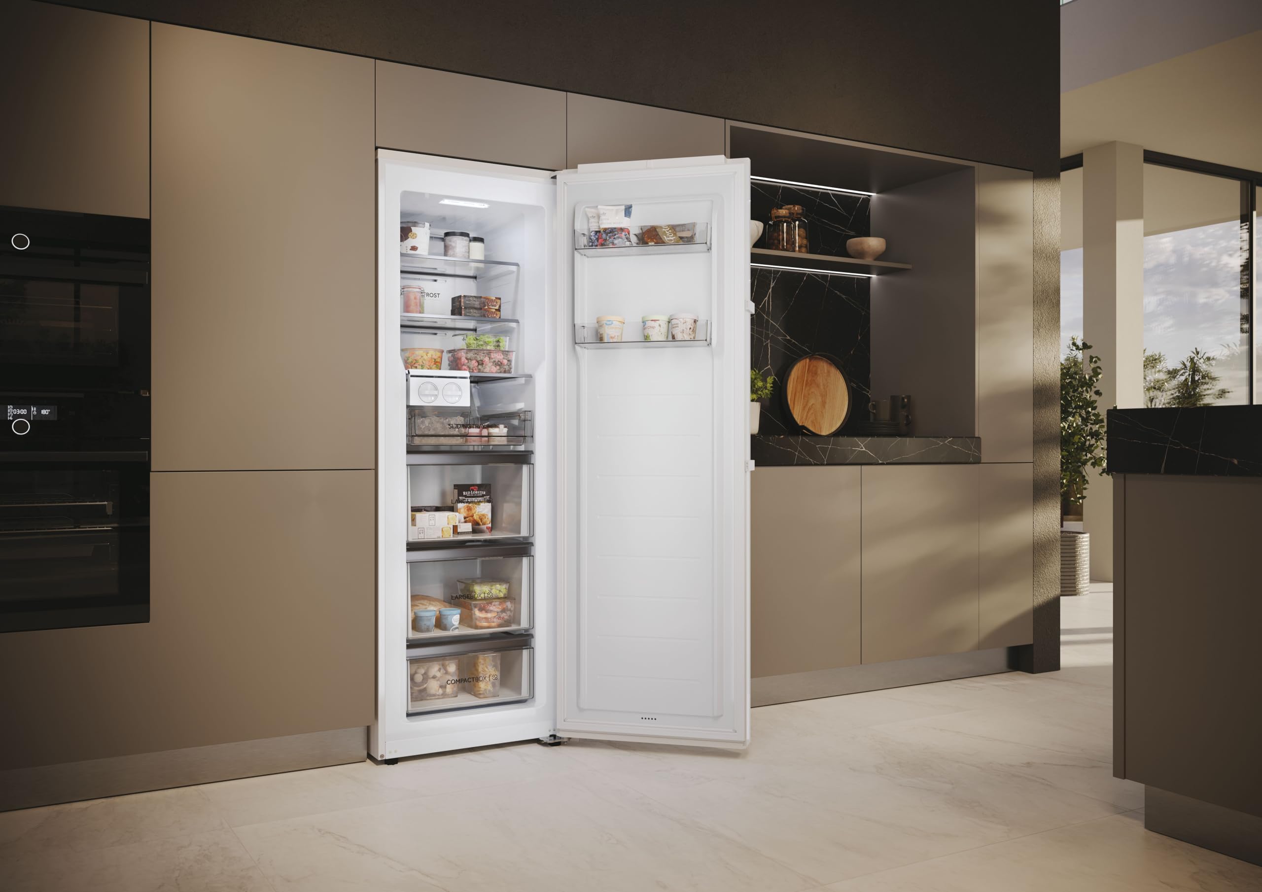 Haier Congelatore con sbrinamento automatico e macchina per cubetti di ghiaccio I Instaswitch H4F272WDH1 I Total No Frost congelatore, capacità 276 l, utilizzabile anche come frigorifero I Freezer con