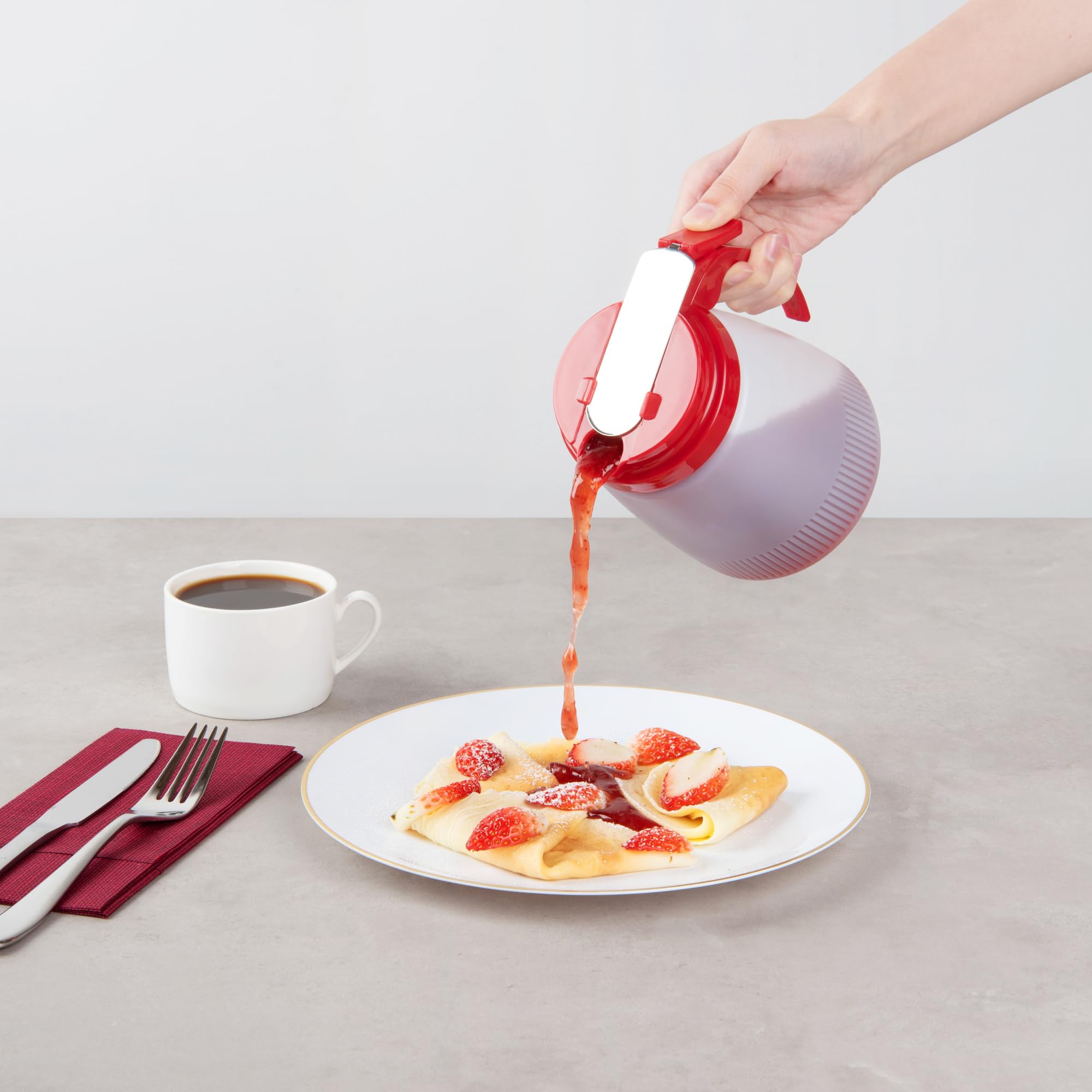 Restaurantware RW Base - Dispensador de jarabe multiusos de 32 onzas, 1 dispensador de miel, parte superior roja, cubierta deslizante de acero inoxidable, dispensador de jarabe de panqueques de