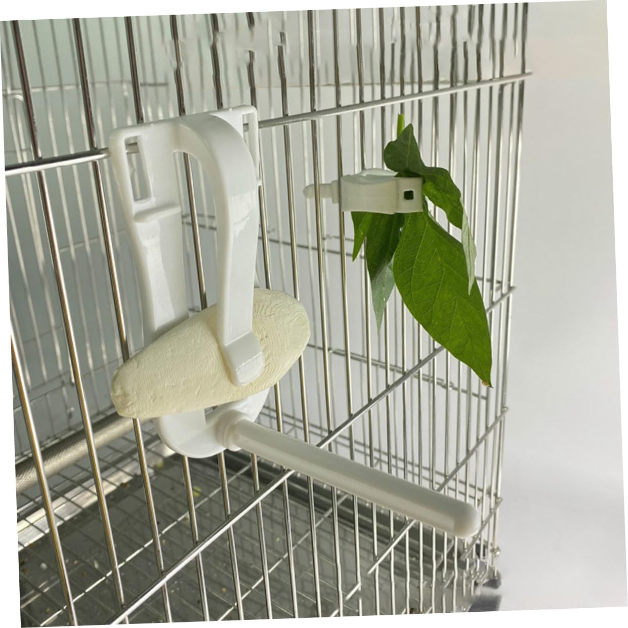 POPETPOP 2pcs Pet Treat Clips Plastic Cuttlebone Treat Holder Clamp Cuttlebone Holder