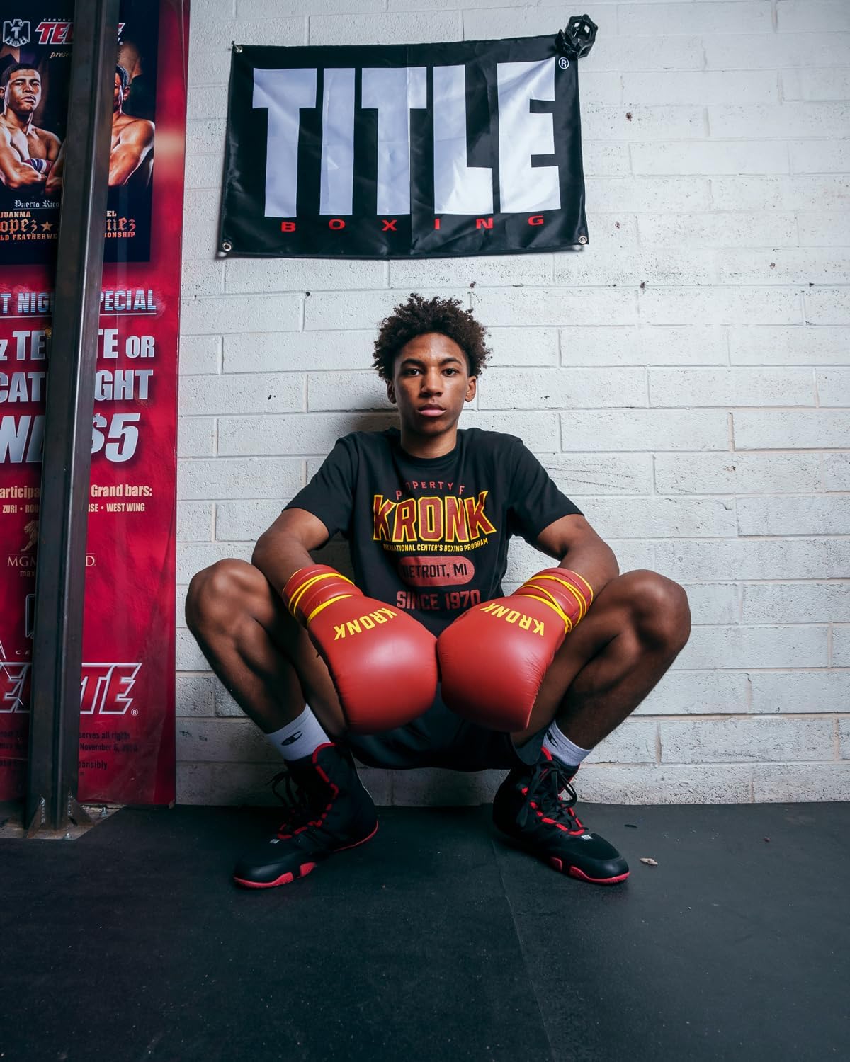 Kronk Boxing Gym Lace-Up Training Gloves - Boxing Gloves, Boxing Training Gloves, MMA Gloves, 12, 14, 16oz Training Gloves, Kickboxing Gloves, Sparring Gloves