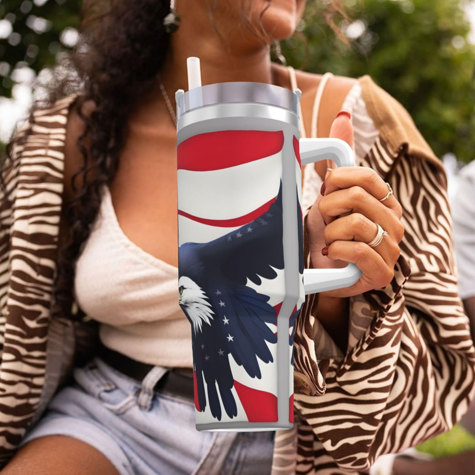 Trinkflasche mit amerikanischer Flagge, Edelstahl, doppelwandig, isoliert, mit Griff und Strohhalm-Deckel, 1,2 l