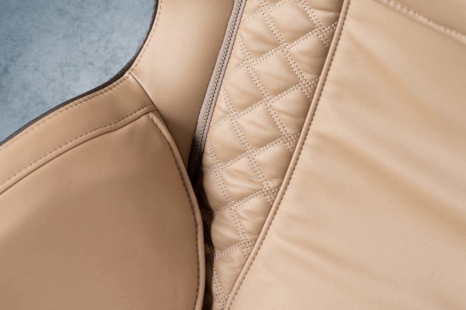 Poltrona massaggiante Comfort Alpha | 6 tipi di massaggio, shiatsu, massaggio ad aria, massaggio piedi e schiena, Bluetooth, schienale ergonomico, funzione scansione del corpo