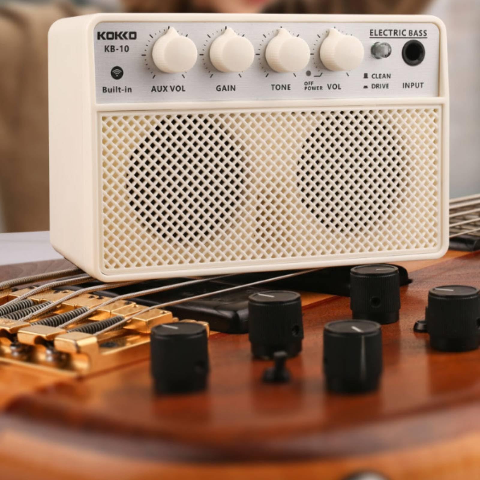 Amplificatore Portatile Basso Chitarra Elettrica 10W con Controlli Superiori Manopole Presa Ingresso Selettore Pulito, Amplificatore Per Chitarra Elettrica KG-10