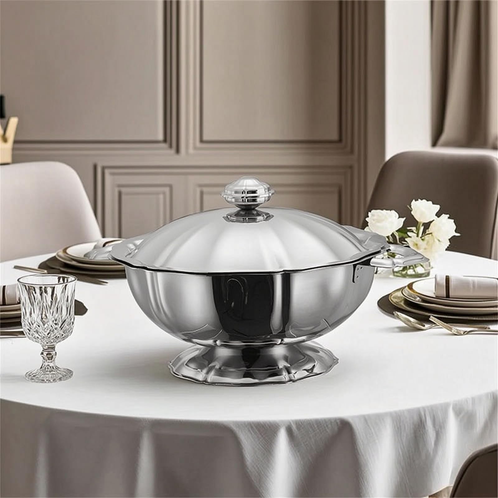 Tetera Acero Inoxidable con Superficie Brillante y Mango Cómodo para Preparar Infusiones y en Reuniones Íntimas
