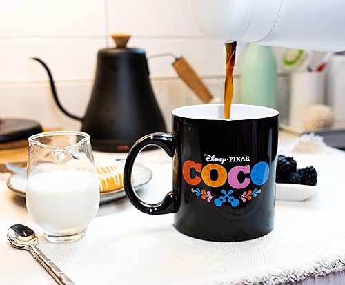 Miniatura 3 de Disney Pixar Coco Seize Your Moment - Taza de cerámica con capacidad para 20 onzas