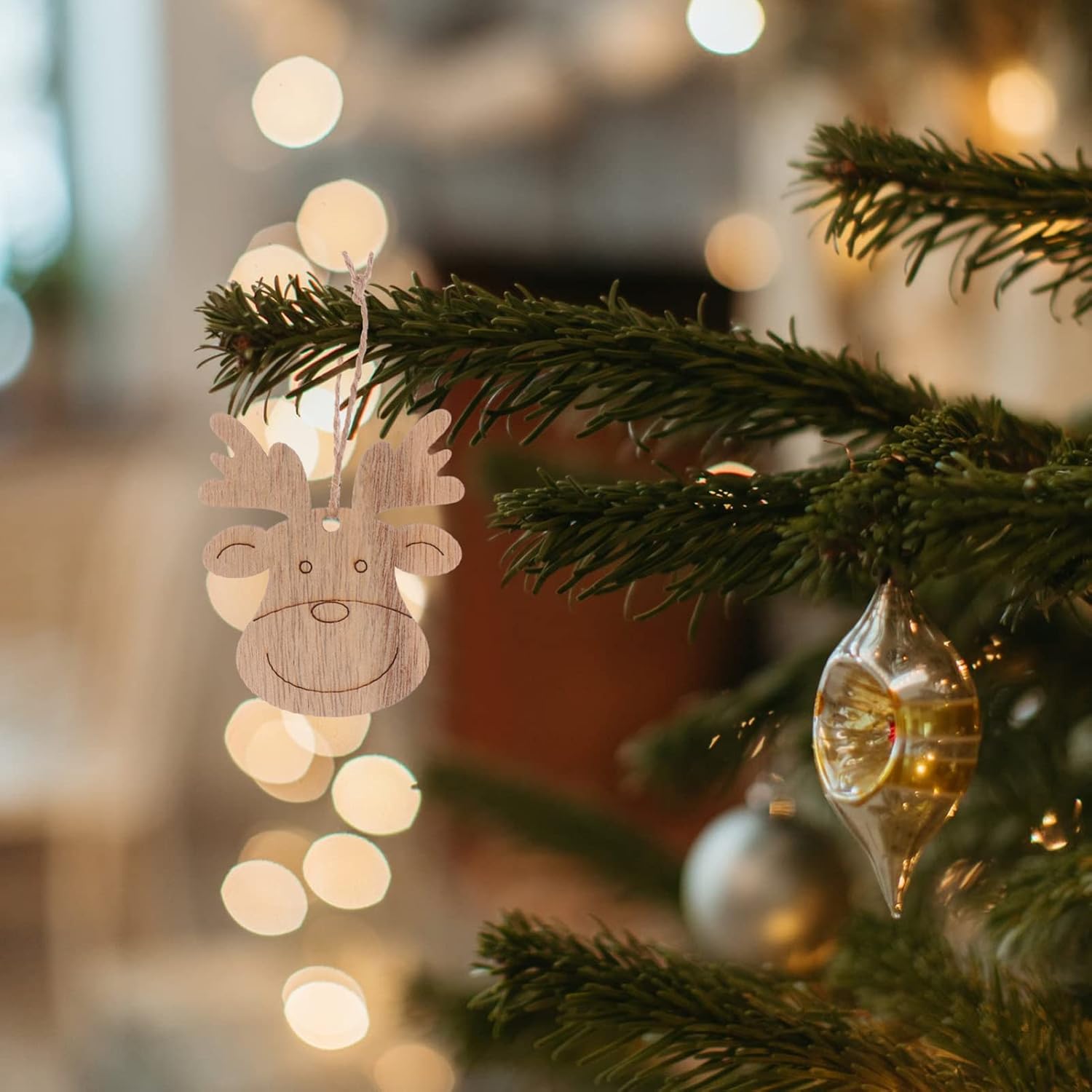 DOITOOL 20 Pcs Wooden Christmas Deer Head Ornaments Unfinished Wooden Reindeer Head Cutouts with Hole Blank Christmas Tree Hanging Ornaments with Twine for DIY Craft Xmas Tree Decor