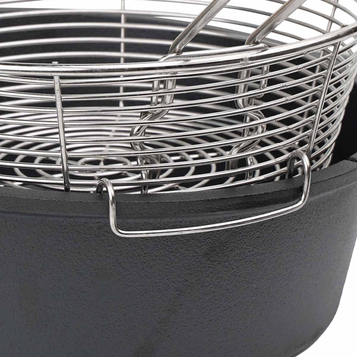 SANTOS Dutch Oven mit Deckel - inkl. Frittierkorb Ø 27,5 x9,5cm - 8,5 L/9 Qt Feuertopf - Gusseisen - ideal für Lagerfeuer, Feuerstelle, Kohle- oder Gas-Grill