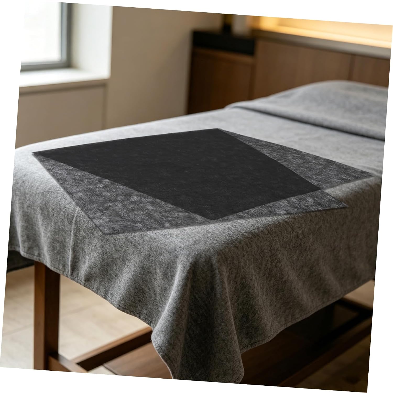 50pcs Black Non-woven Pp Beauty Massage Bed for Salon and Spa Use and Lightweight Cover for Professional Massage Equipment
