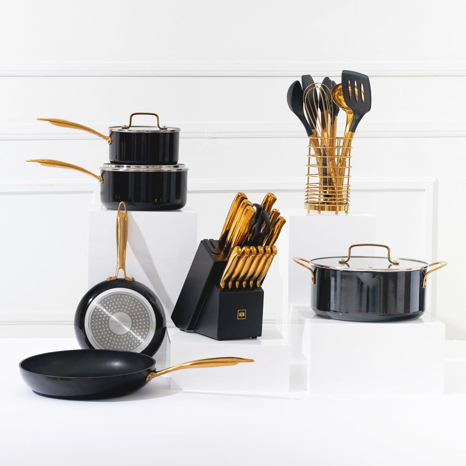 Luxury Styled Settings Black and Gold Kitchen Accessories