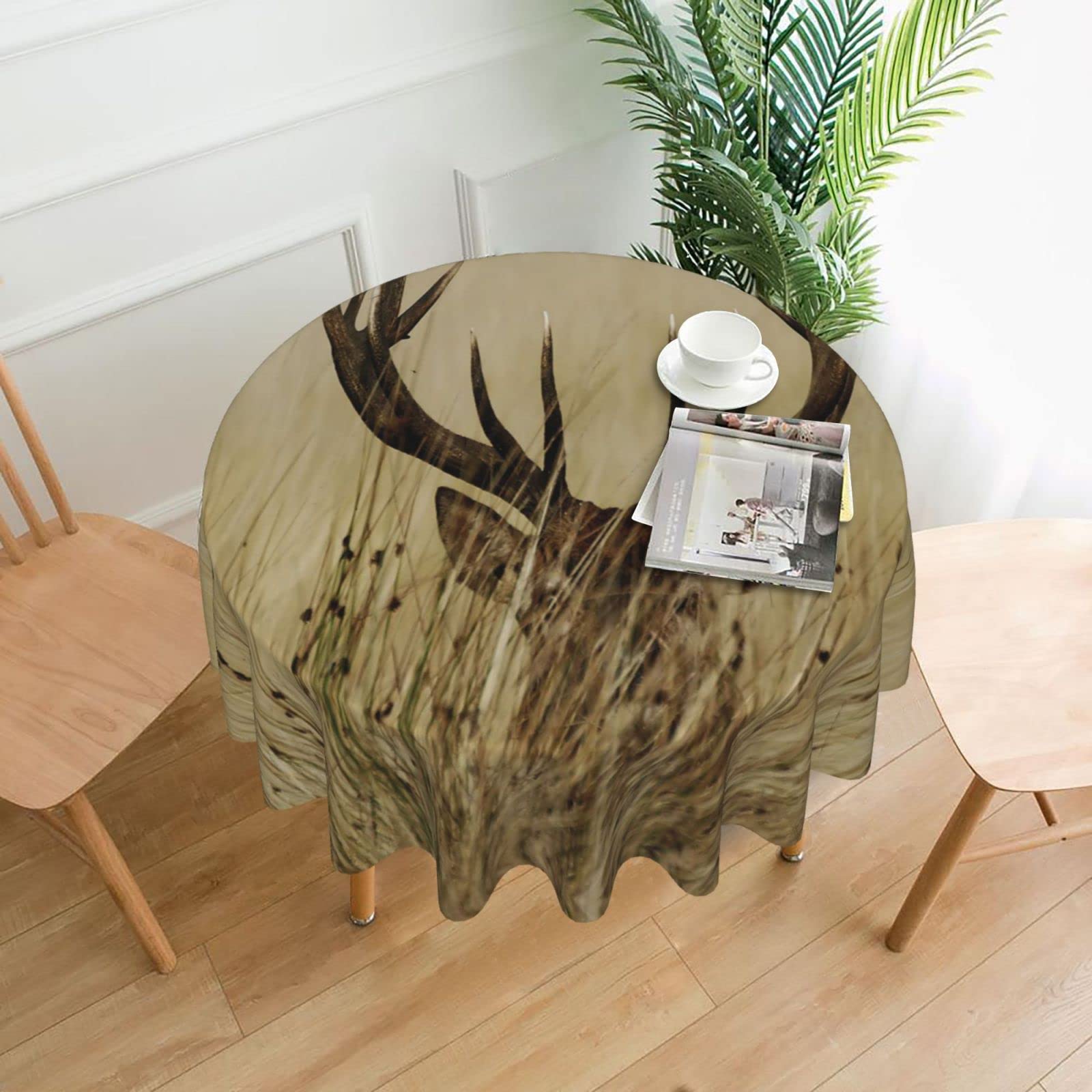 Nappe ronde en polyester anti tache motif cerf pour protéger la table de buffet