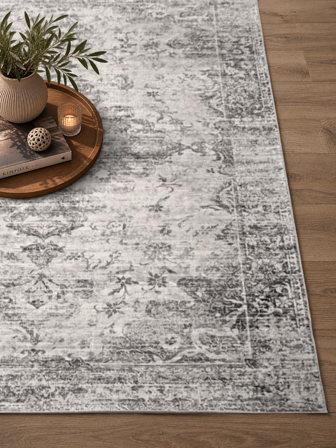 the carpet Zen Klassicher Vintage Wohnzimmer Teppich im Modernen Used Look, Waschbar, Superflach, Anti-Rutsch Unterseite, Orient Muster, Grau, 160 x 220 cm