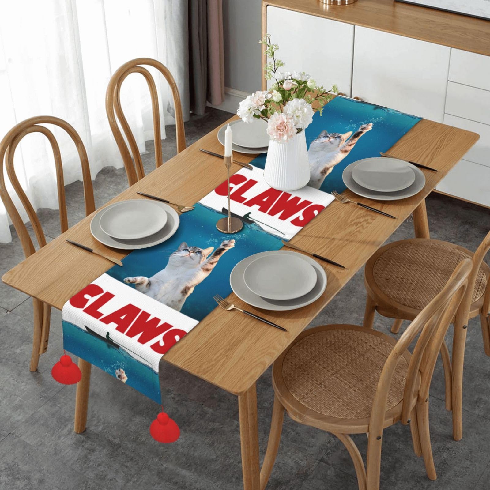 Chemin de table de Noël haut de gamme à pompons pour décoration de table raffinée