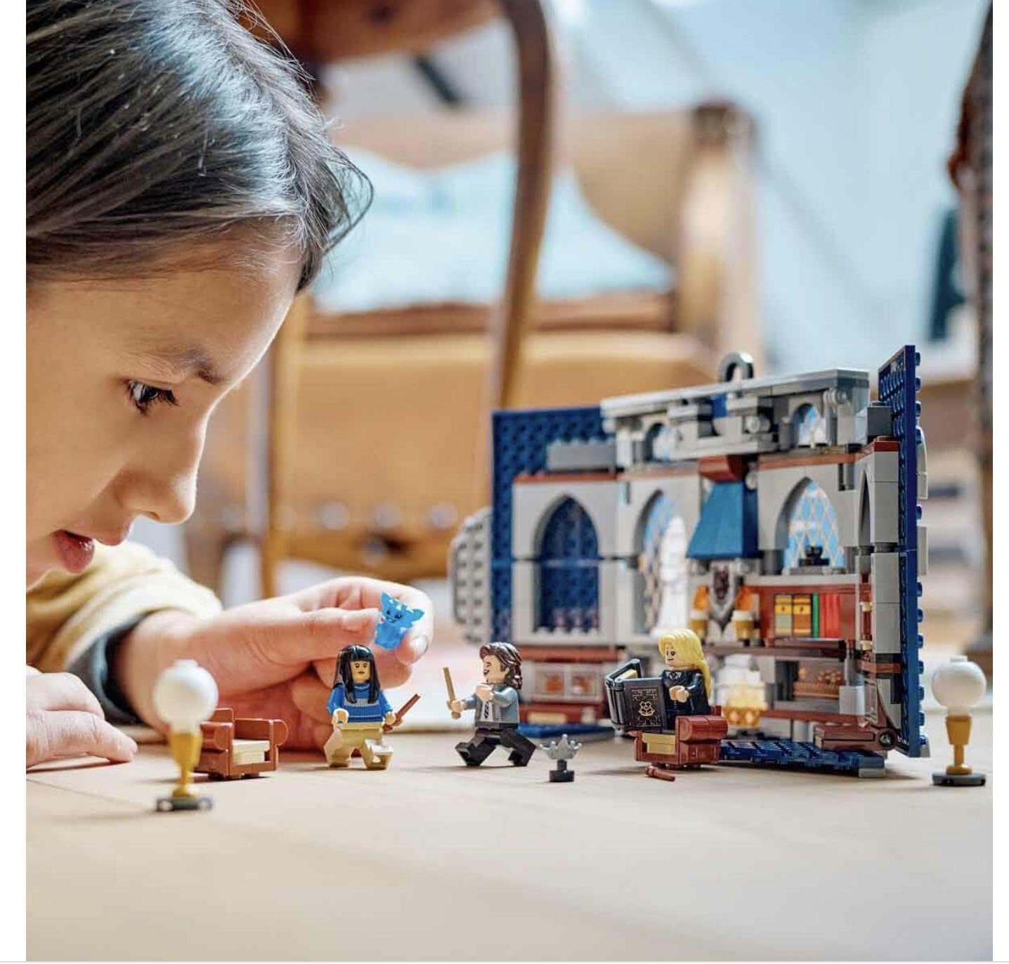 Lego 76411 Harry Potter House Banner Ravenclaw, Hogwarts Crest, Castle Community Room Toy or Wall Display with Luna Lovegood Mini Figure, Collectible Travel Toy