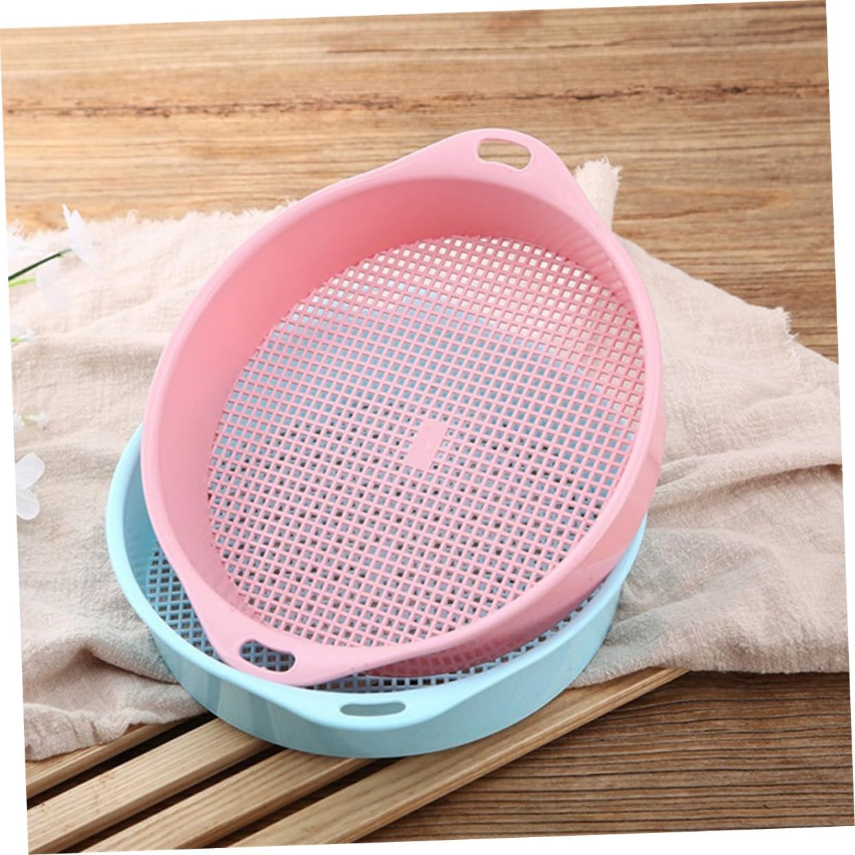 2pcs Plastic Garden Sieve Handle Lightweight Mesh Soil Sifter for and Stone Gardening Tool for Balcony and Gardens